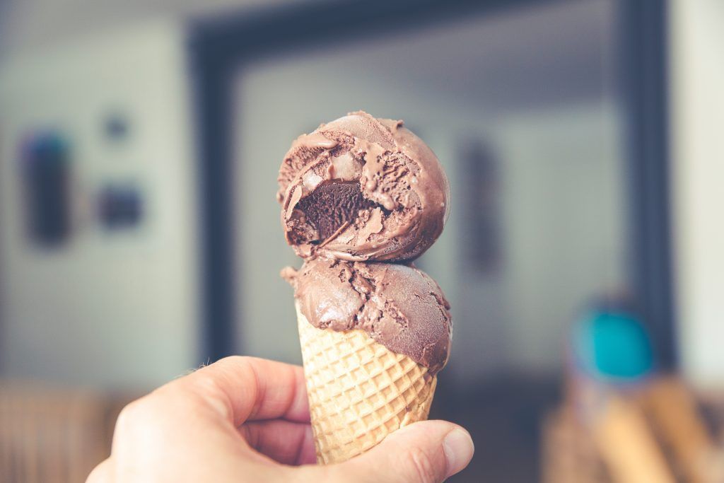 helado-chocolate-con-ajo-negro